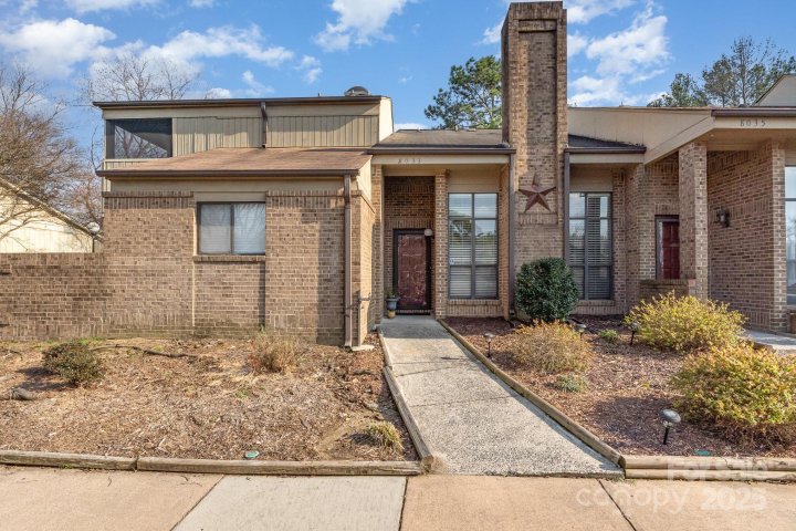 8033 Charter Oak Lane sold home in Treva Woods, Charlotte, NC
