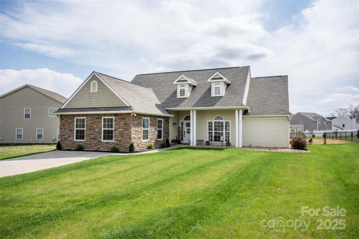 118 Heathrow Lane sold home in The Landings, Statesville, NC