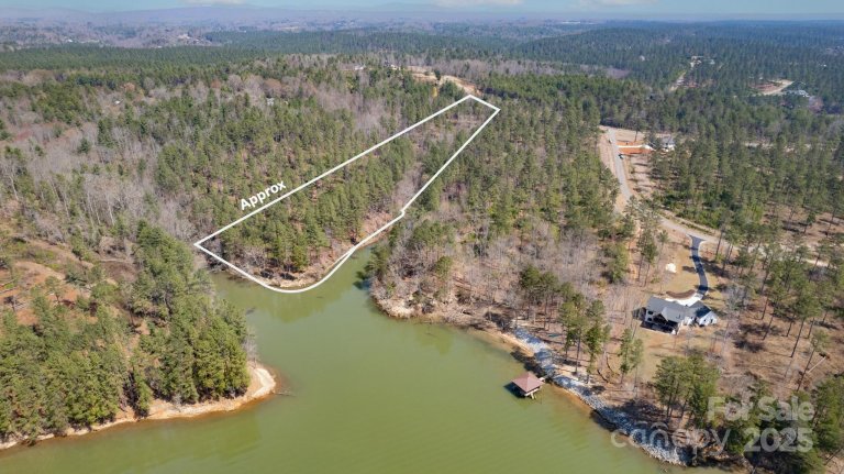 000 Scenic Lane 207 active home in The Waterfront Club, Granite Falls, NC
