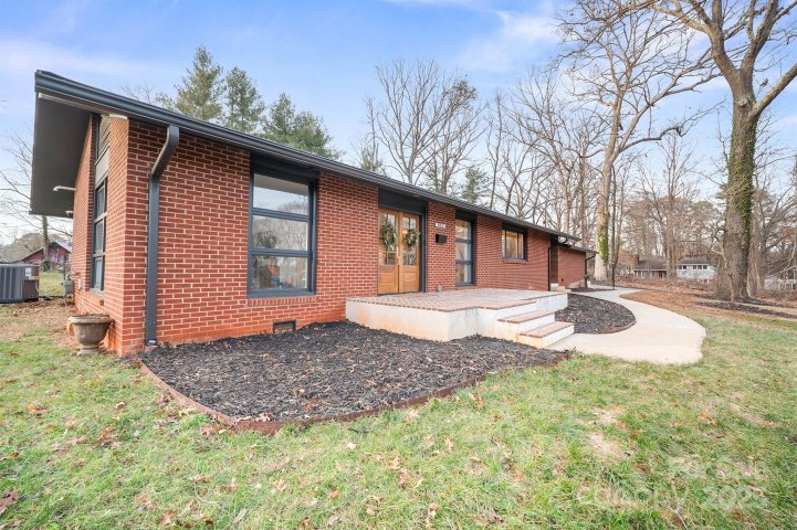 845 2nd Street sold home in Combford Park, Hickory, NC