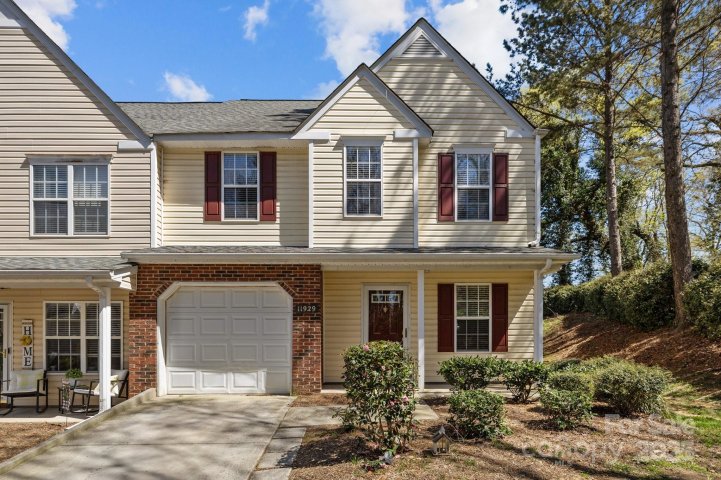 11929 Kings Castle Court sold home in Tyler Woods, Charlotte, NC