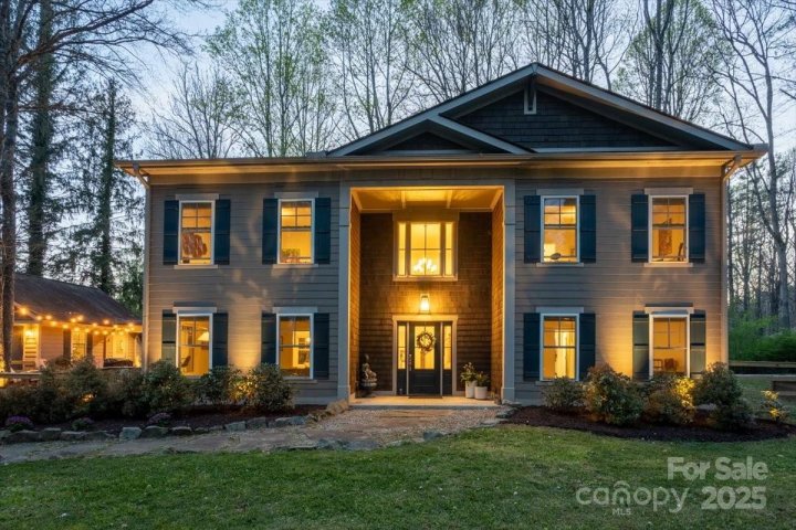 214 Country Club Circle sold home in Illahee Hills, Brevard, NC