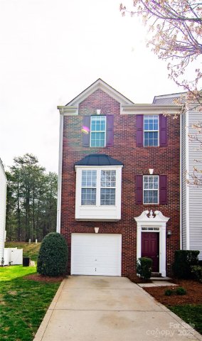 10238 Garrett Grigg Road sold home in Mallard Glen Village, Charlotte, NC