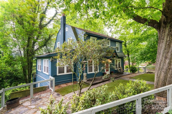 1 Kenilworth Road active home in Kenilworth, Asheville, NC