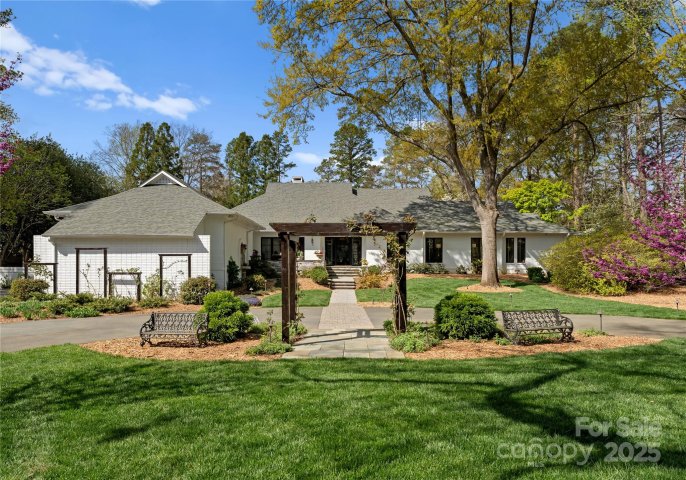 2015 Pellyn Wood Drive sold home in Carmel Park, Charlotte, NC