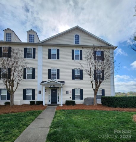 6423 Town Hall Place active home in Harrisburg Town Center, Harrisburg, NC