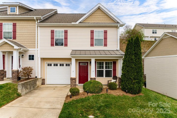 7 Barnett Shoals Drive sold home in Creekside Village, Weaverville, NC