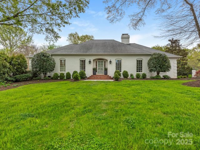 2219 Richardson Drive sold home in Deering Oaks, Charlotte, NC