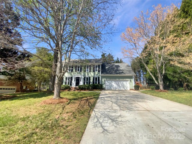 1090 Briarcliff Road sold home in Red Oaks, Mooresville, NC