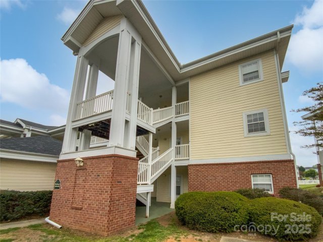 8929 Meadow Vista Road sold home in Heatherstone, Charlotte, NC