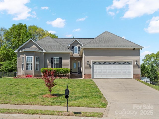 621 Summey Farm Drive sold home in Summey Knoll, Dallas, NC