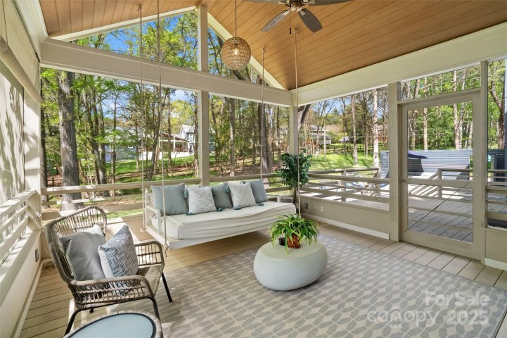 5416 Woodcreek Drive sold home in Five Knolls Estates, Charlotte, NC