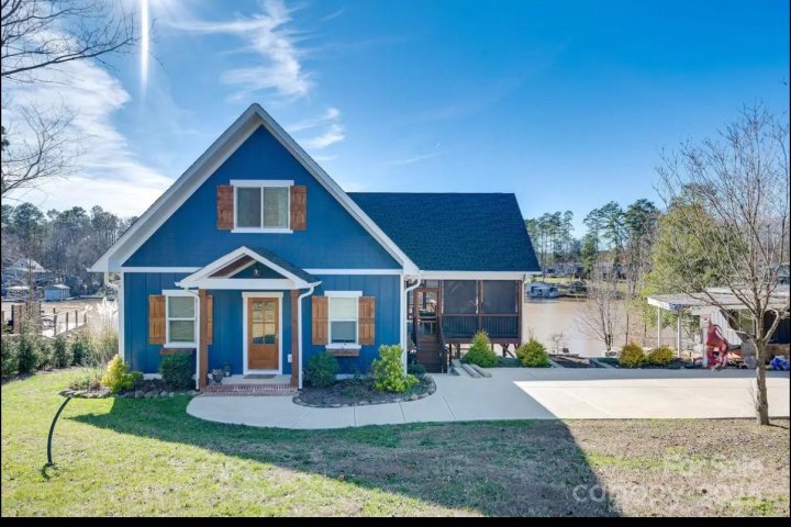 428 Pinehaven Drive sold home in Pinehaven, New London, NC