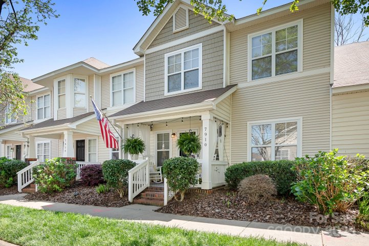 7910 Camden Hollow Road sold home in Townhomes at Birkdale Village, Huntersville, NC