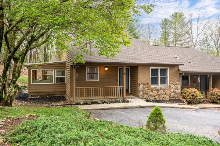 28 Sagebrush Circle sold home in Pencross Estates, Etowah, NC