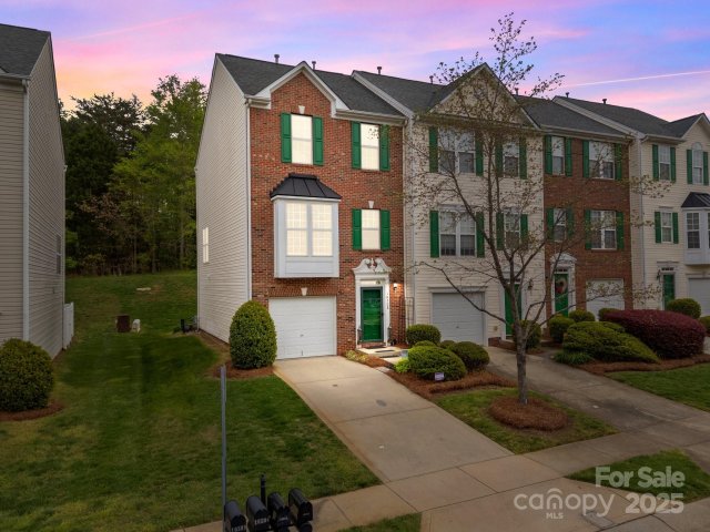 10308 Garrett Grigg Road sold home in Mallard Glen Village, Charlotte, NC
