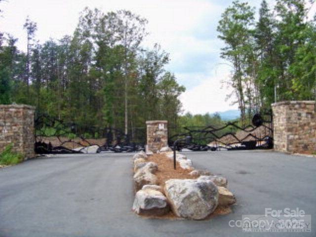 1552 Bear Cliff Drive active home in Bear Cliff, Nebo, NC