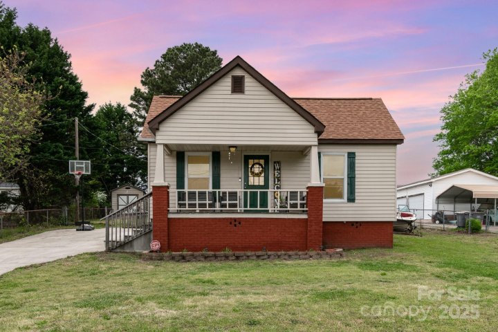 557 Hunter Avenue sold home in Franklin Heights, Kannapolis, NC
