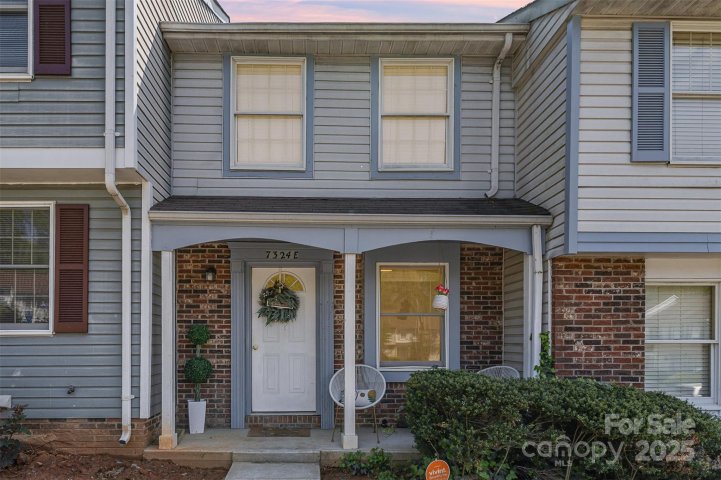7324 Pebblestone Drive E sold home in Waterford Townhomes, Charlotte, NC