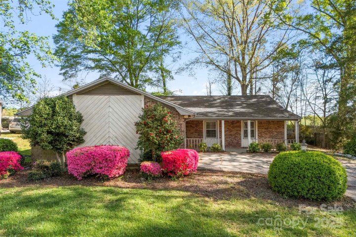 2643 Providence Drive sold home in Lakewood Forest, Gastonia, NC