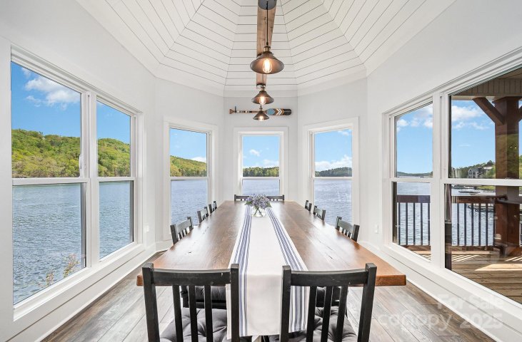 602 Shoreline Road 144 sold home in Dixie Shores, New London, NC