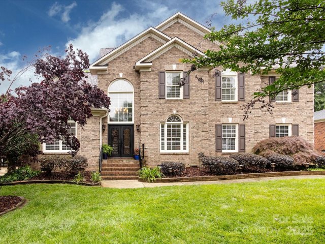 5621 Landale Court sold home in The Woodlands, Concord, NC