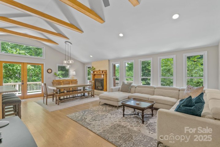 55 Springwood Drive sold home in Botany Woods, Asheville, NC