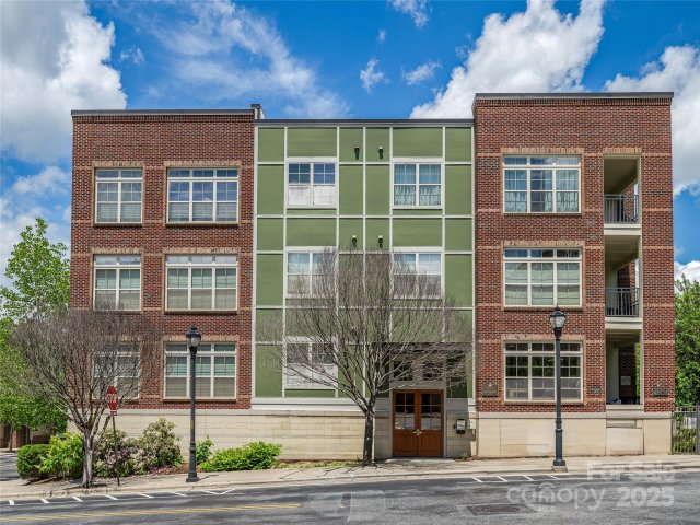 5 Farleigh Street sold home in Biltmore Park Town Square, Asheville, NC