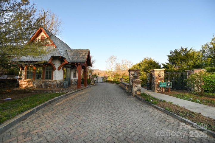 64 French Willow Drive active home in Thoms Estate, Asheville, NC