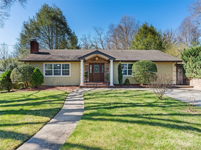 184 Aurora Drive active home in Kenilworth, Asheville, NC