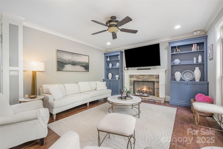 1713 Mt Isle Harbor Drive sold home in Mt Isle Harbor, Charlotte, NC