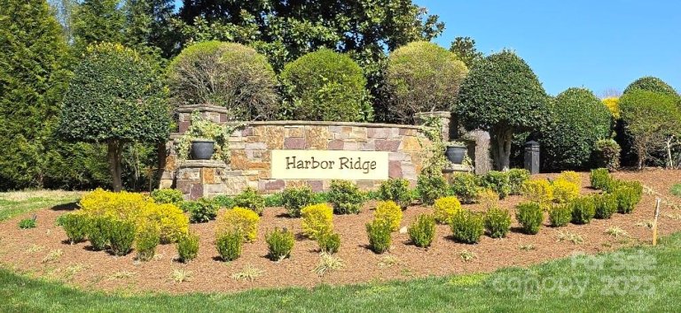 210 Ridge Top Drive pending home in Harbor Ridge, Connelly Springs, NC