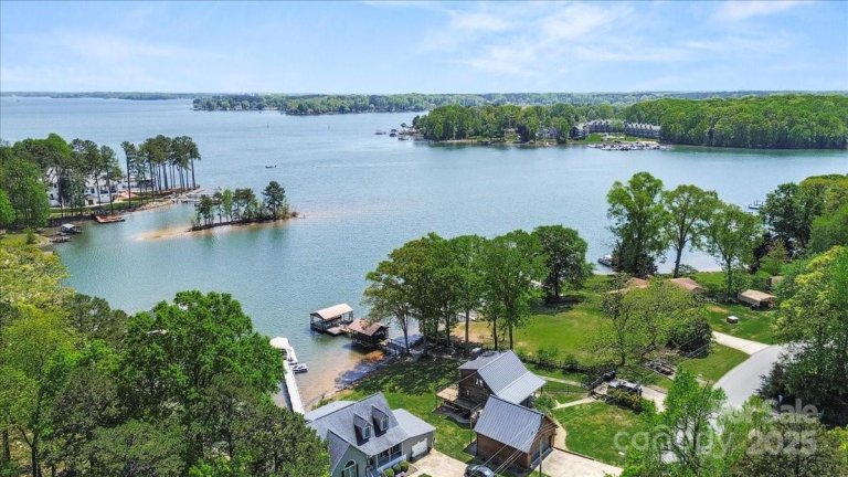 13 Normandy Road sold home in Shady Grove Park, Denver, NC