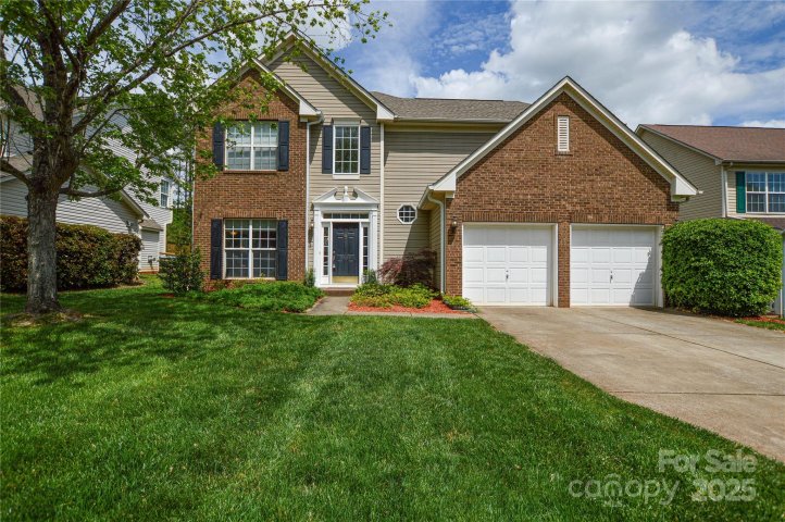 9713 Autumn Applause Drive sold home in Blakeney Heath, Charlotte, NC