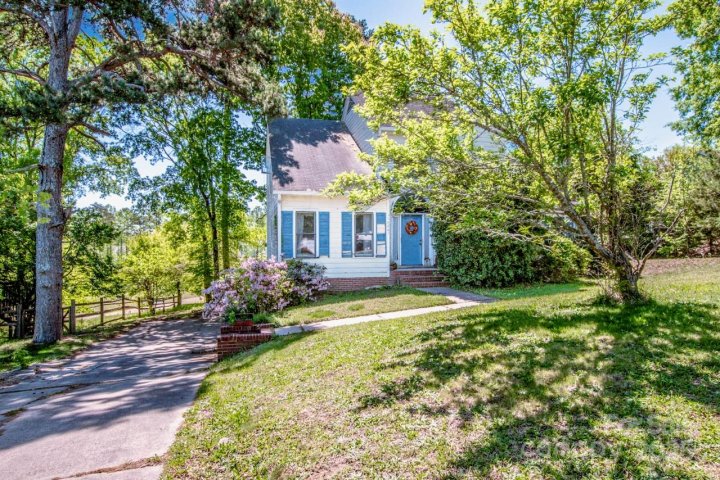 11024 Hunters Trace None sold home in Mallard Crossing, Charlotte, NC