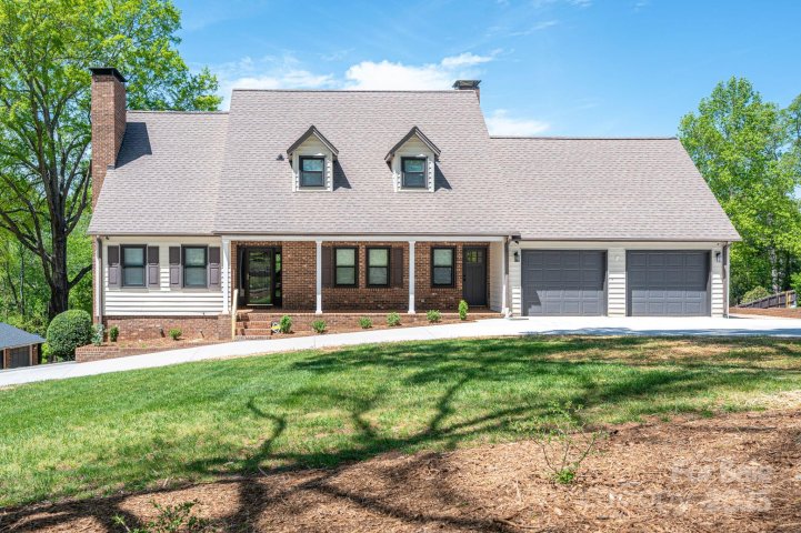 3755 11th Street sold home in Falling Creek, Hickory, NC