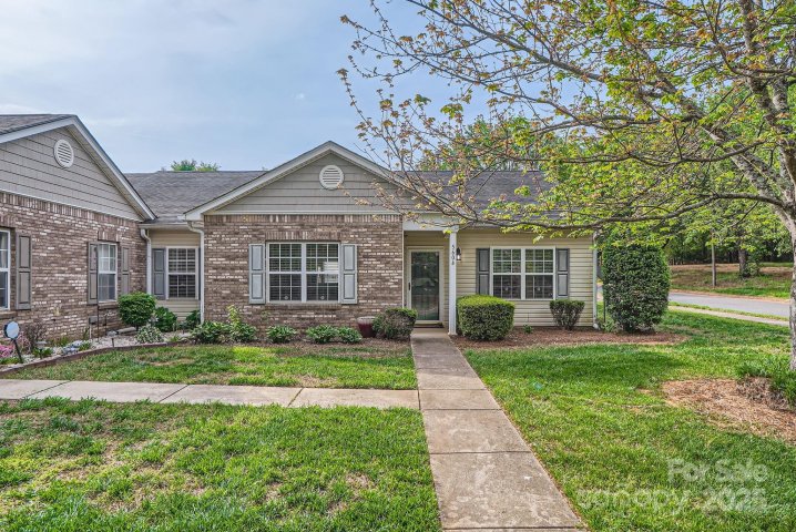 5604 Bradford Lake Lane sold home in Village Glen, Charlotte, NC