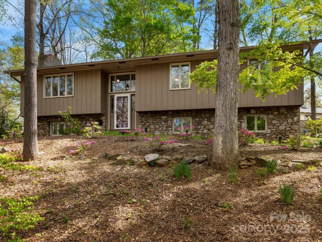 9 Cedar Trail sold home in The Woods, Asheville, NC