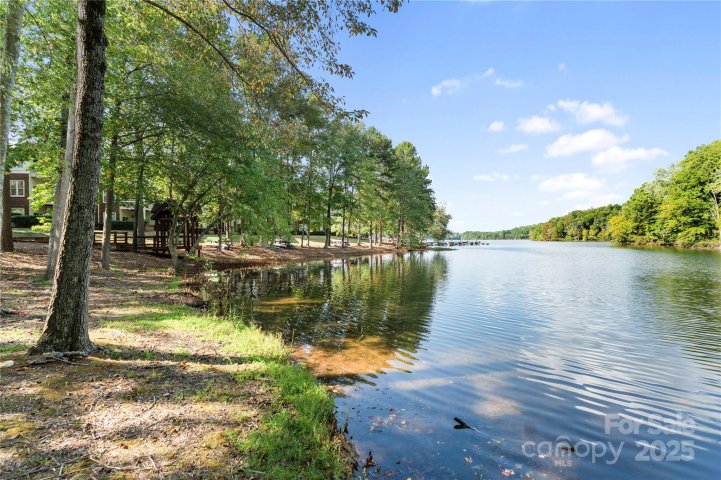 714 Northeast Drive 53 sold home in Spinnaker Reach, Davidson, NC