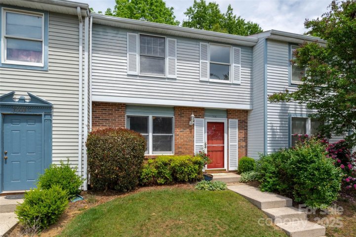 7309 Pebblestone Drive sold home in Waterford Townhomes, Charlotte, NC