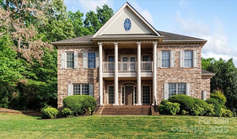 10836 Fox Hedge Road sold home in Deerfield Creek, Matthews, NC