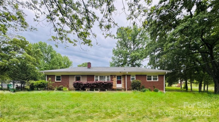 6615 Mount Holly Road sold home in Glenhaven, Charlotte, NC