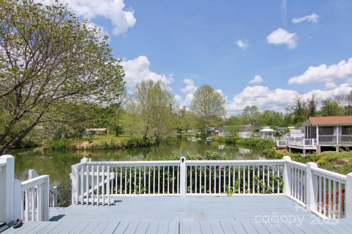 222 Pike Point sold home in Dogwood Lakes, Waynesville, NC
