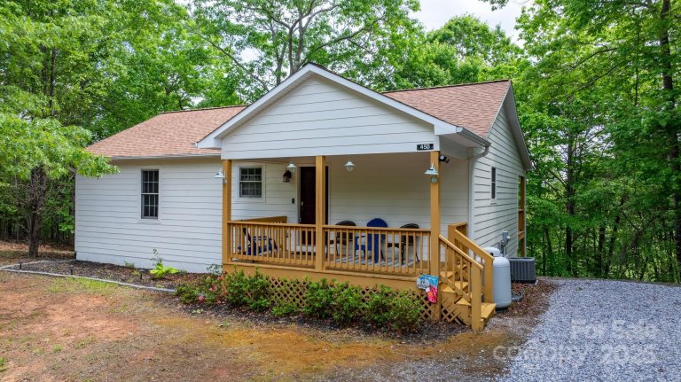 450 West Lake Road sold home in Lakewood, Marion, NC