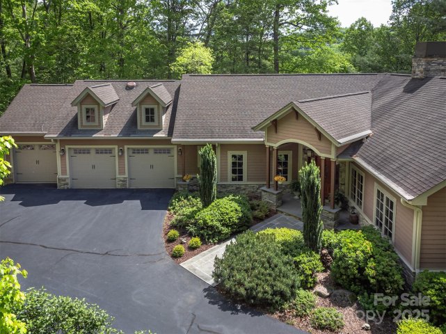 168 Chattooga Run active home in Champion Hills, Hendersonville, NC