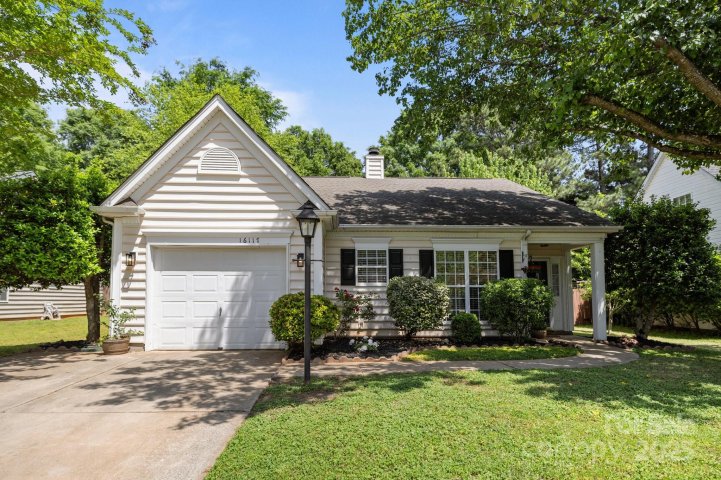 16117 Wrights Ferry Road sold home in Steelecroft Place, Charlotte, NC