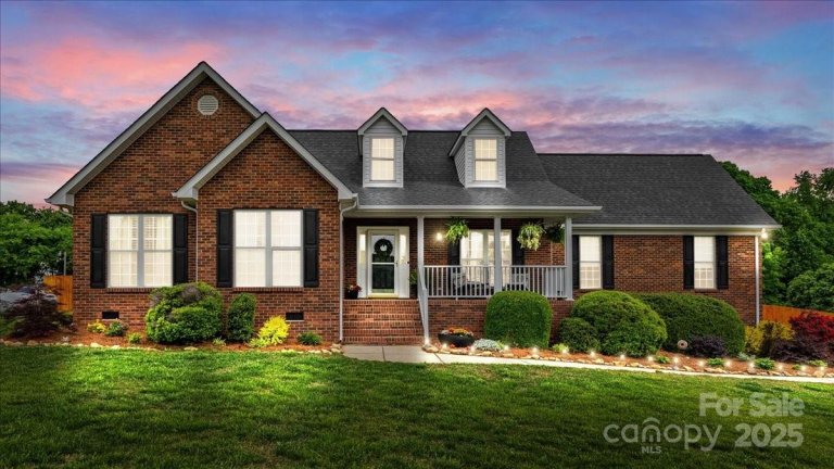 6713 Edwards Farm Lane sold home in Waverly Place, Monroe, NC