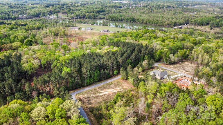 105 Wharf Lane sold home in River Oaks Landings, Statesville, NC
