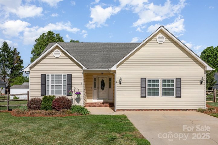206 Summey Barker Drive sold home in Summey Knoll, Dallas, NC