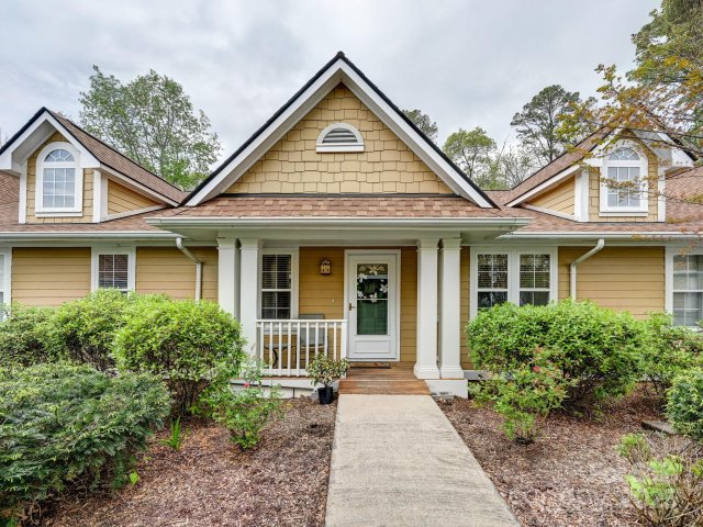 1202 Hyde Park Drive sold home in Biltmore Commons, Asheville, NC